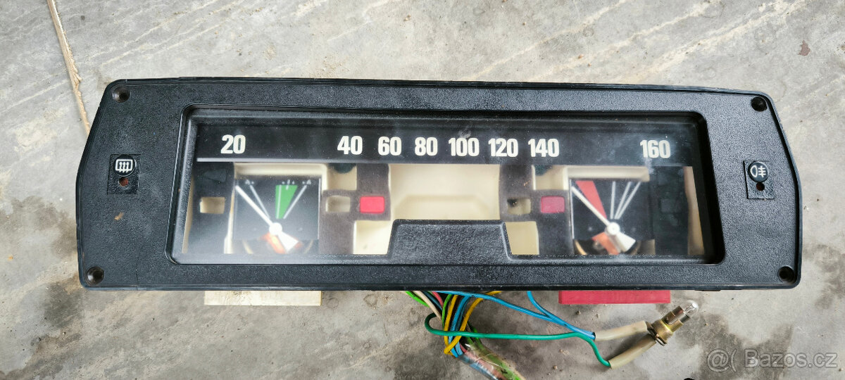 Tachometr asi Škoda 100 (105) nekompletní