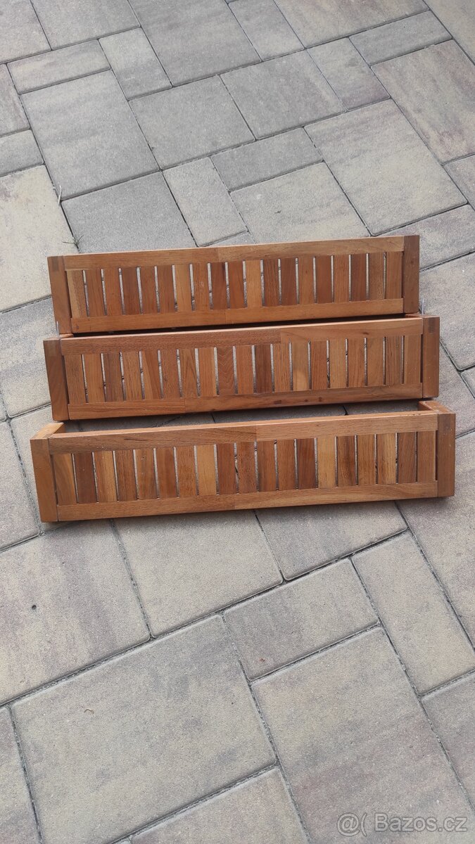 Molger Ikea police a držák na osušky