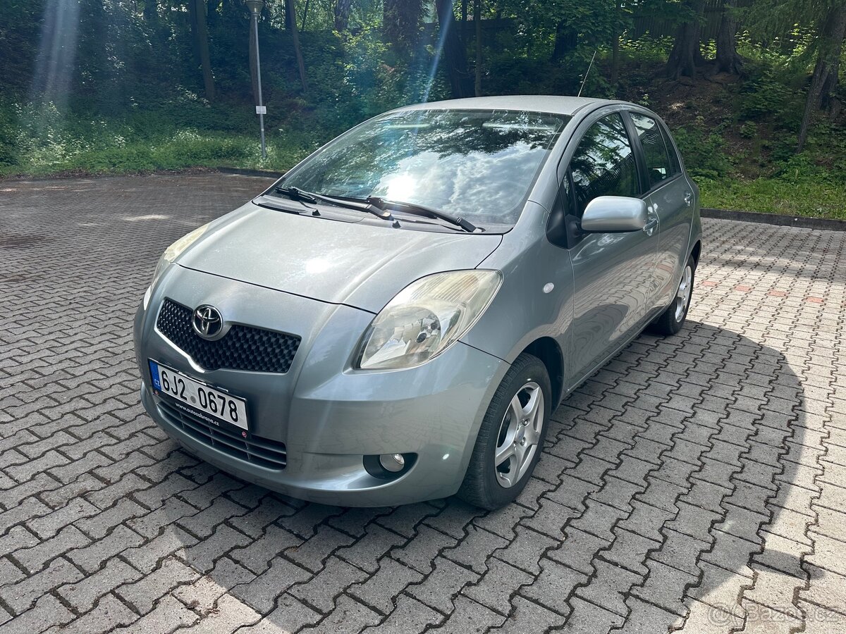 Prodám Toyota Yaris 1.3i 64kw automat