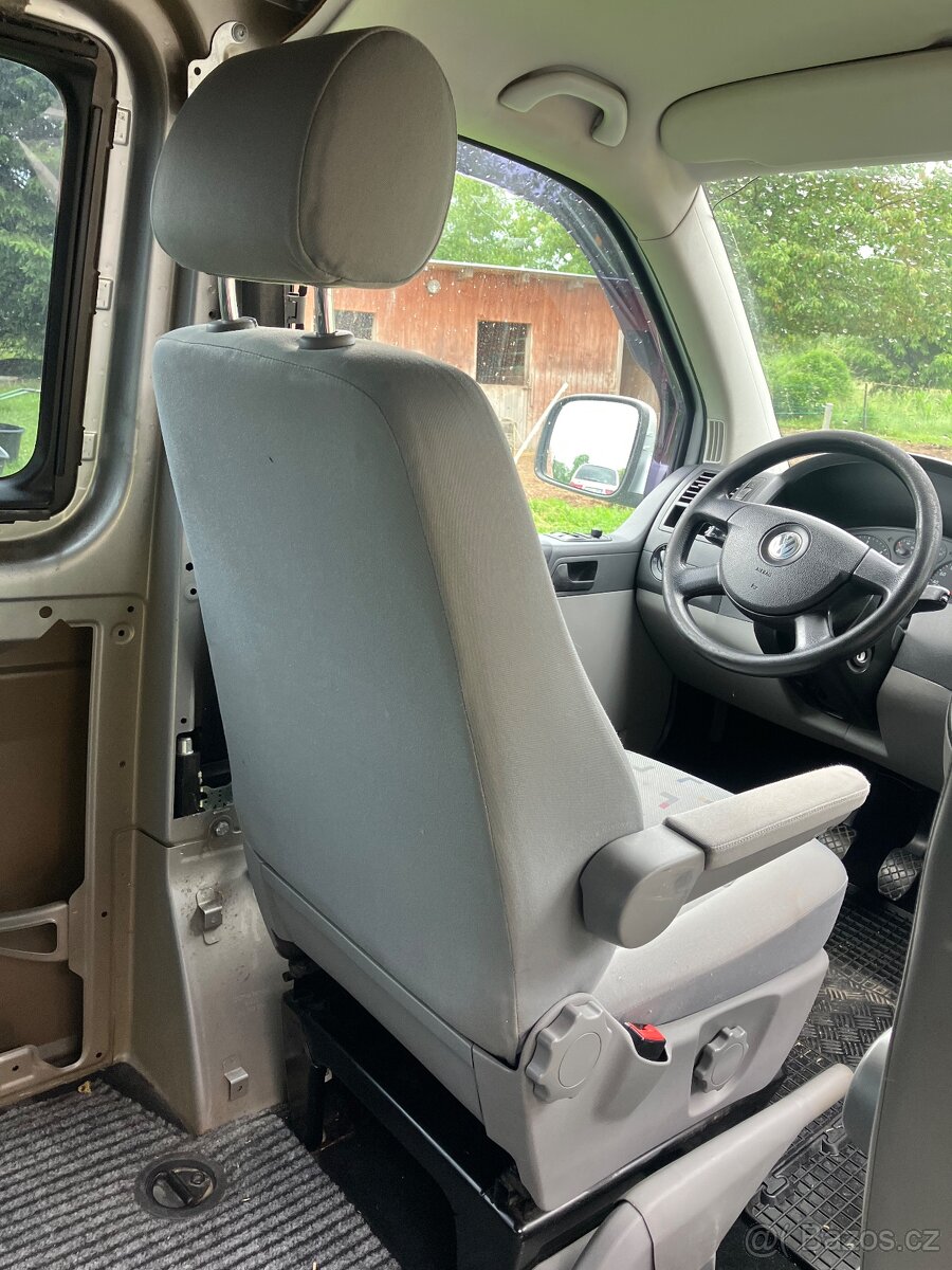 Přední sedačky VW T5, T5.1 caravelle, transporter