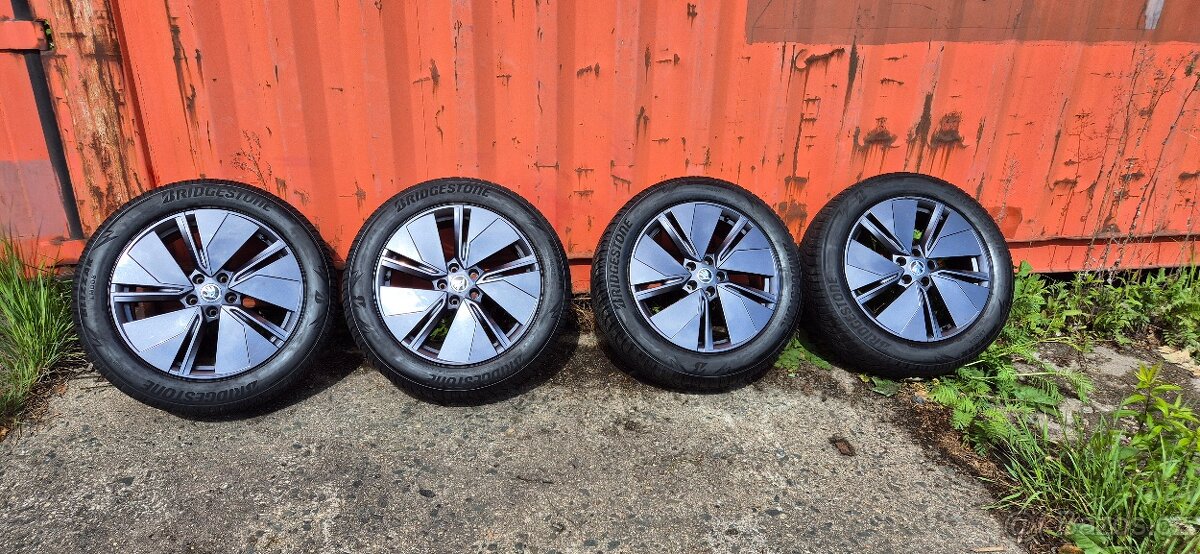 ŠKODA ORIGINÁLNÍ DISKY R19 Enyaq, Elroq Kodiag 8j 19 et 45 c