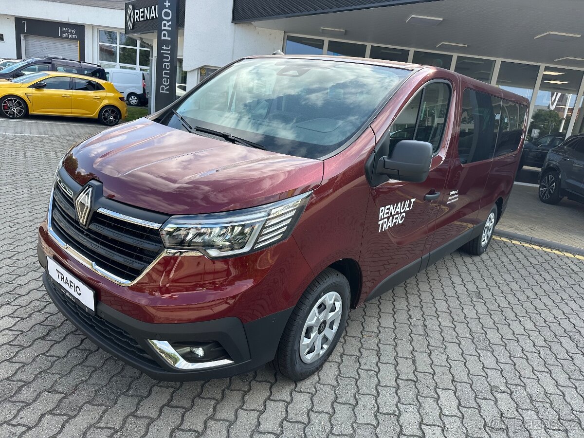 8 mistný Renault Trafic 2025, 8 mist pronájem pujceni