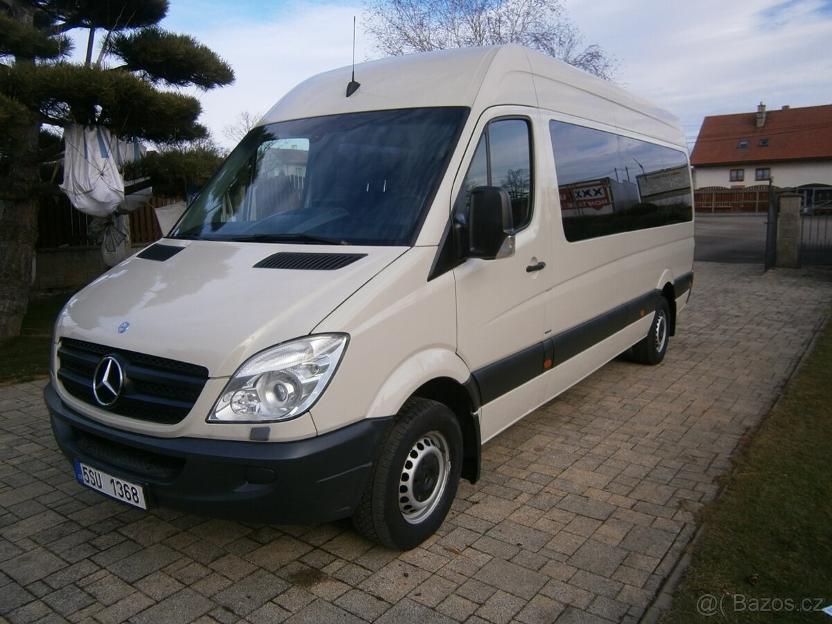 MERCEDES SPRINTER 319 CDI BUS 9 MÍST AUTOMAT