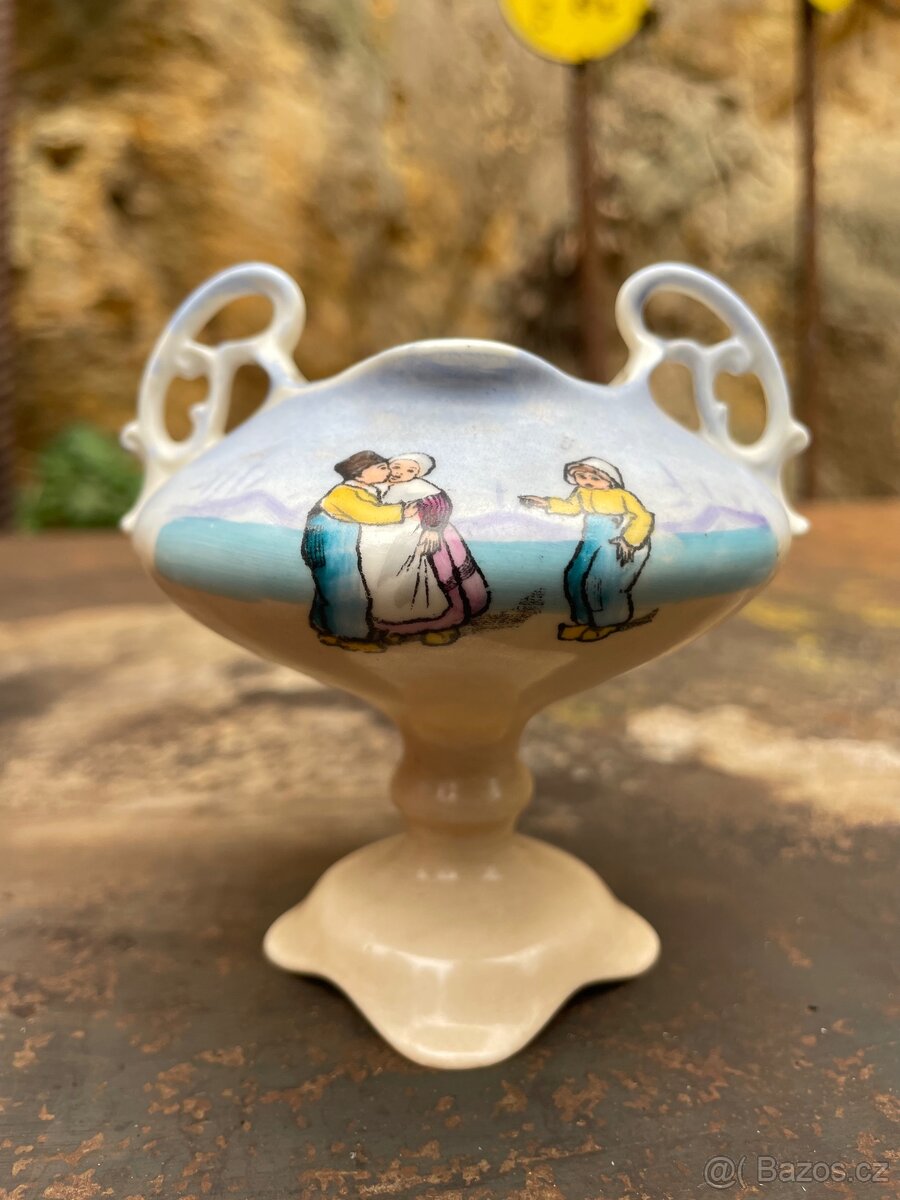 Porcelánová váza