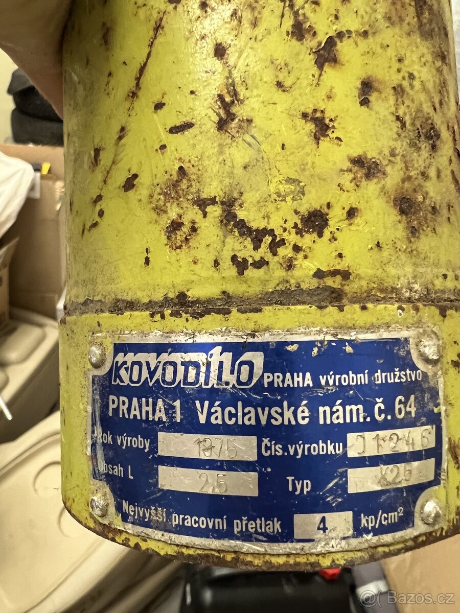 retro tlaková nádoba na postřik Kovodílo 1975