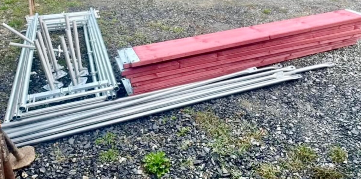 Lešení na prodej 168m2