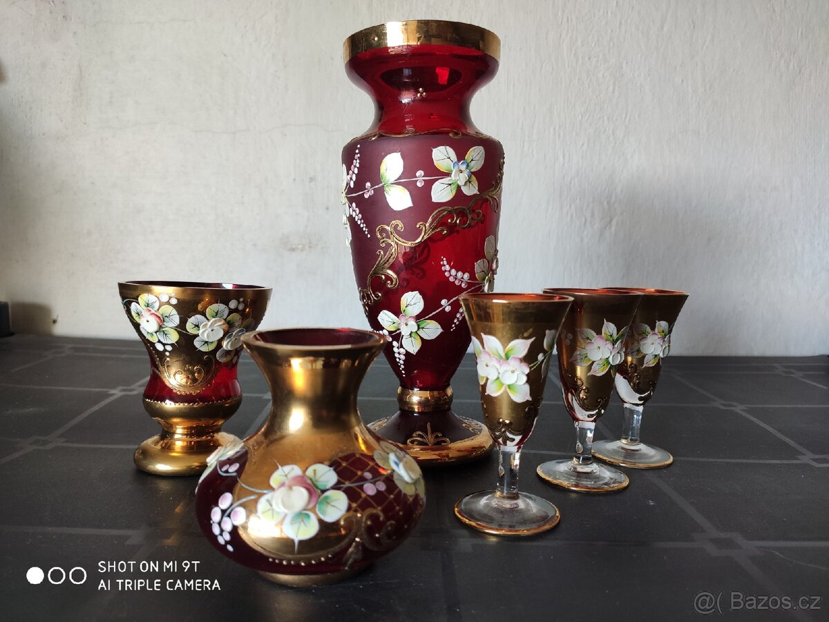 Prodáno Kolekce starožitného skla z československé