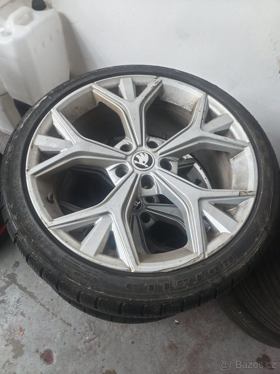 ALU kola 19" s novými zimními pneu 225/40 R19