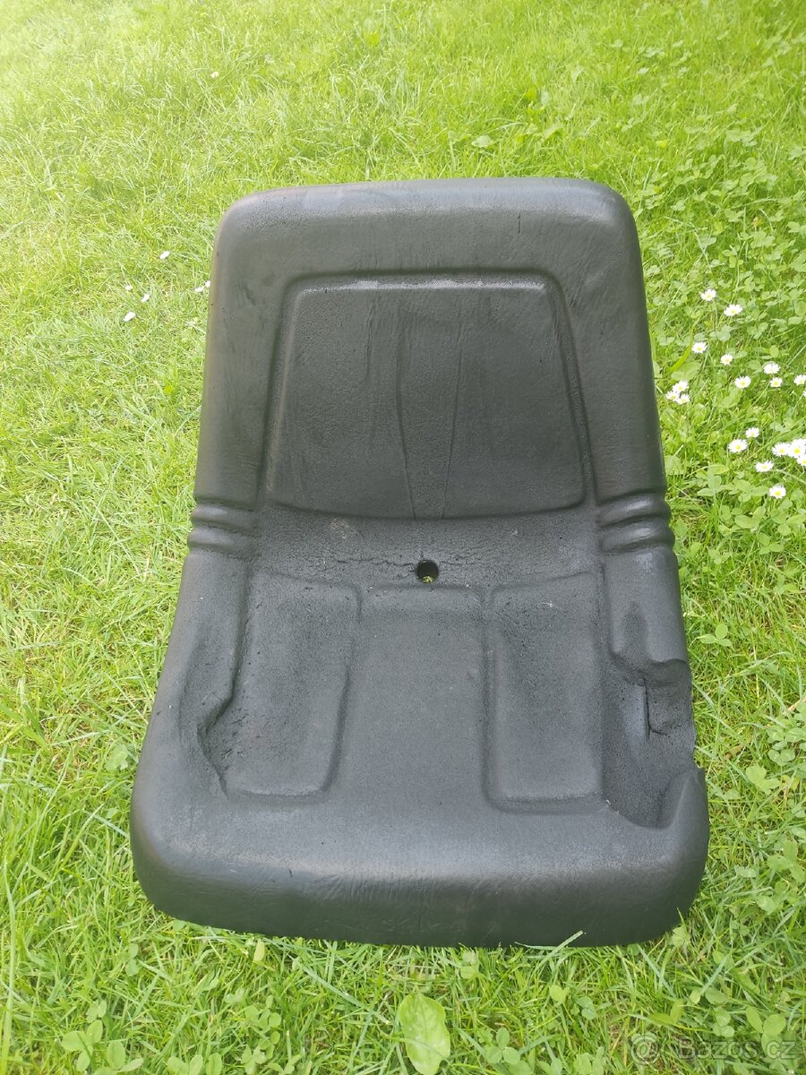 Sedacka na trakturek