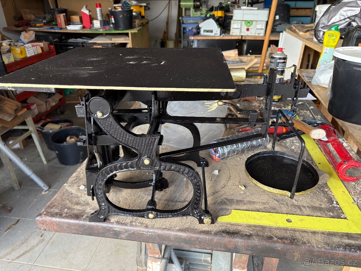 Prodám starožitnout váhu decimálku