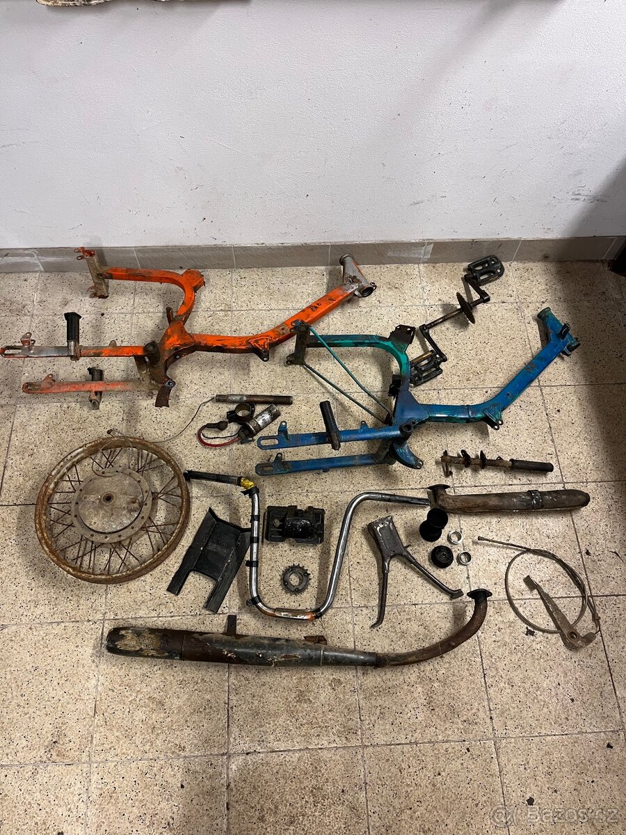 Set dílů vhodných na ND nebo bastl Jawa/ČZ atd - úklid