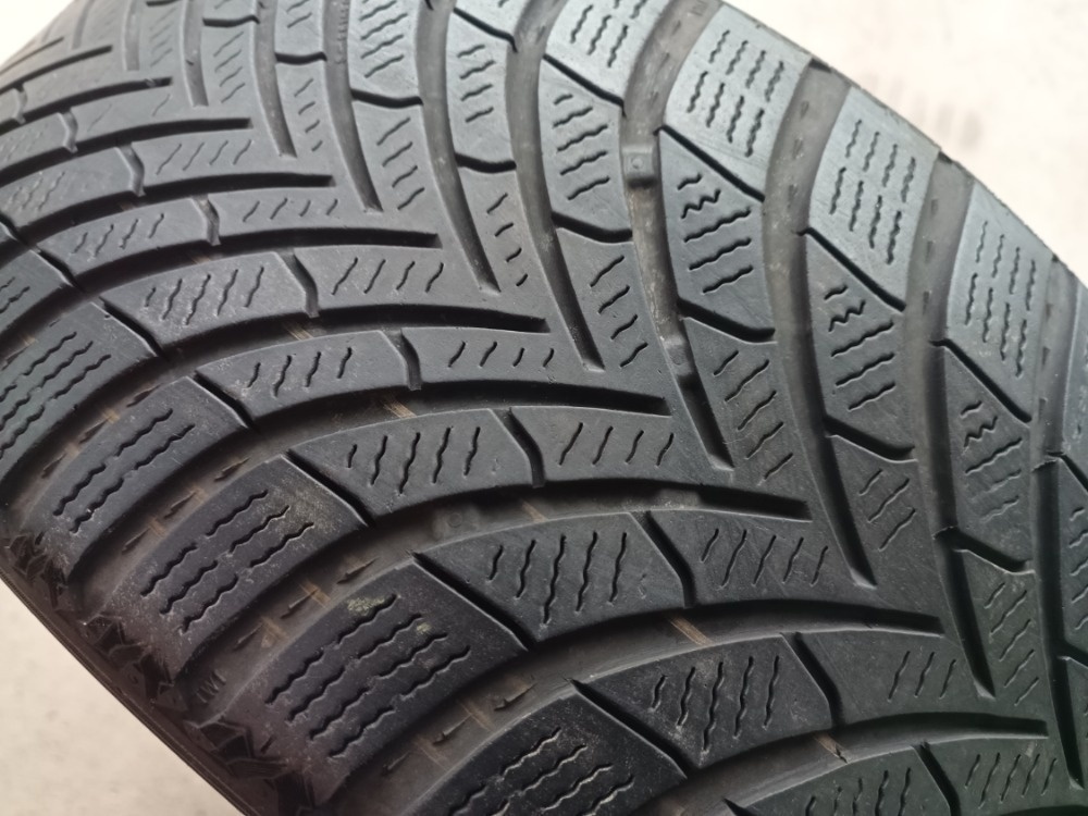 215/50 R17 SEMPERIT (2524)
