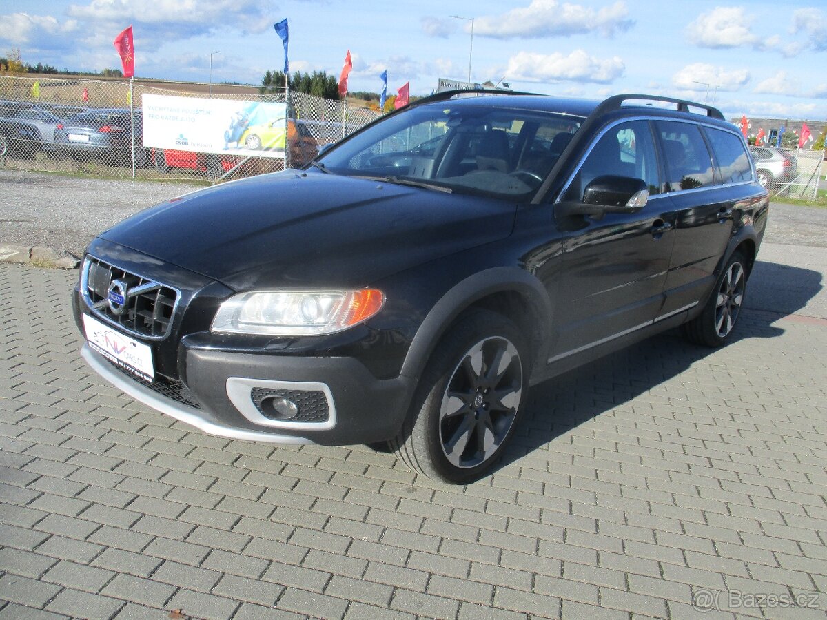 VOLVO XC70 2,4D5 151kw AWD SUMMUM GPS Radar 2011