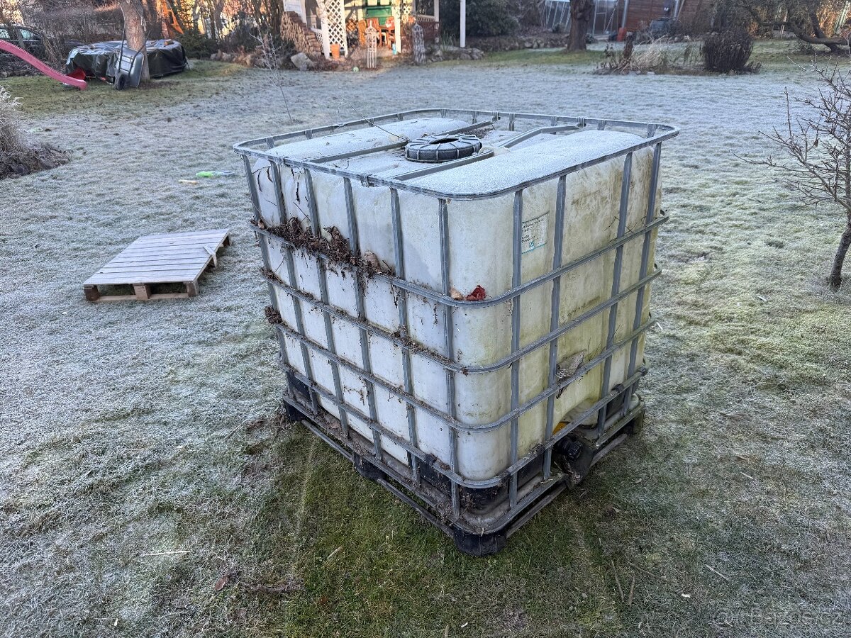 Nádrž na vodu kubíková