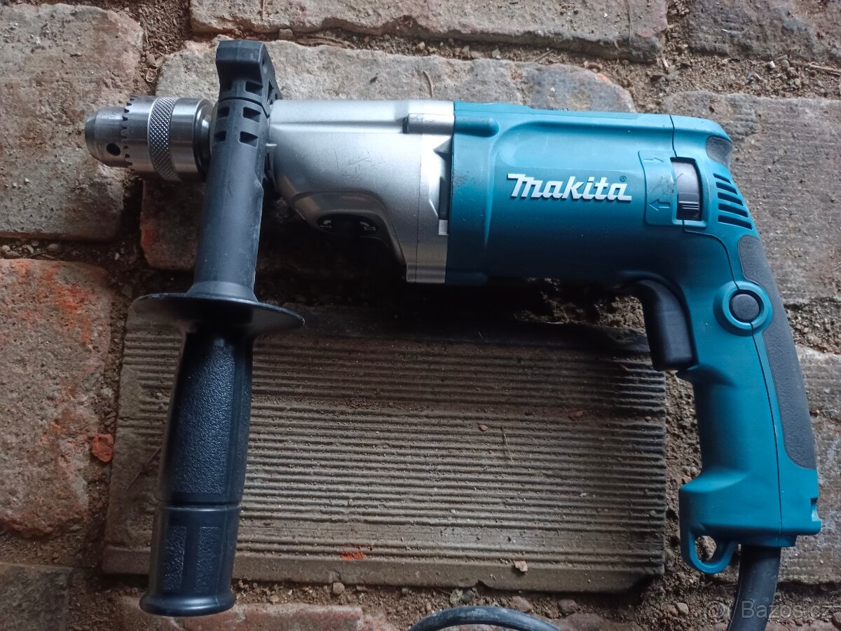 Příklepová vrtačka Makita