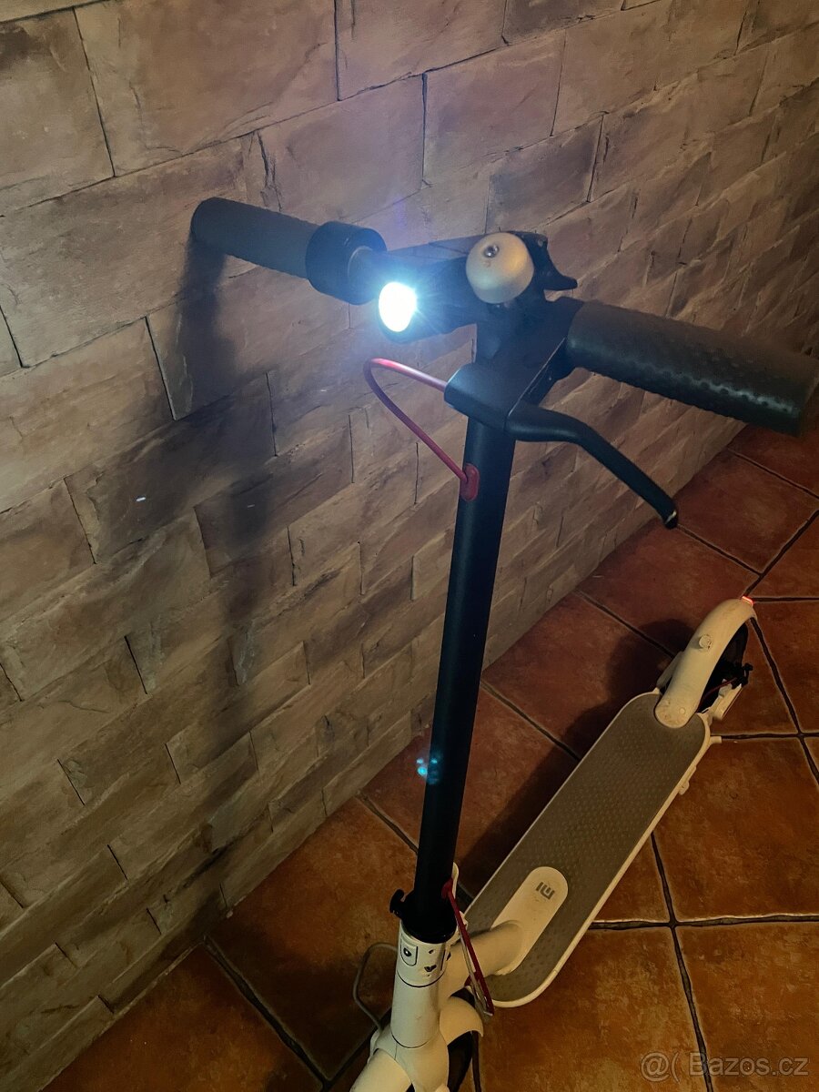 Xiaomi Mi Electric Scooter