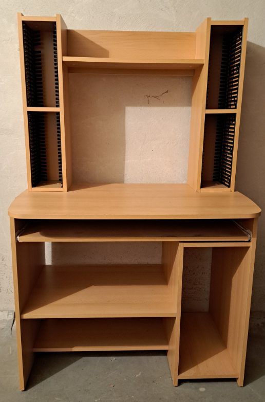 počítačový stolek