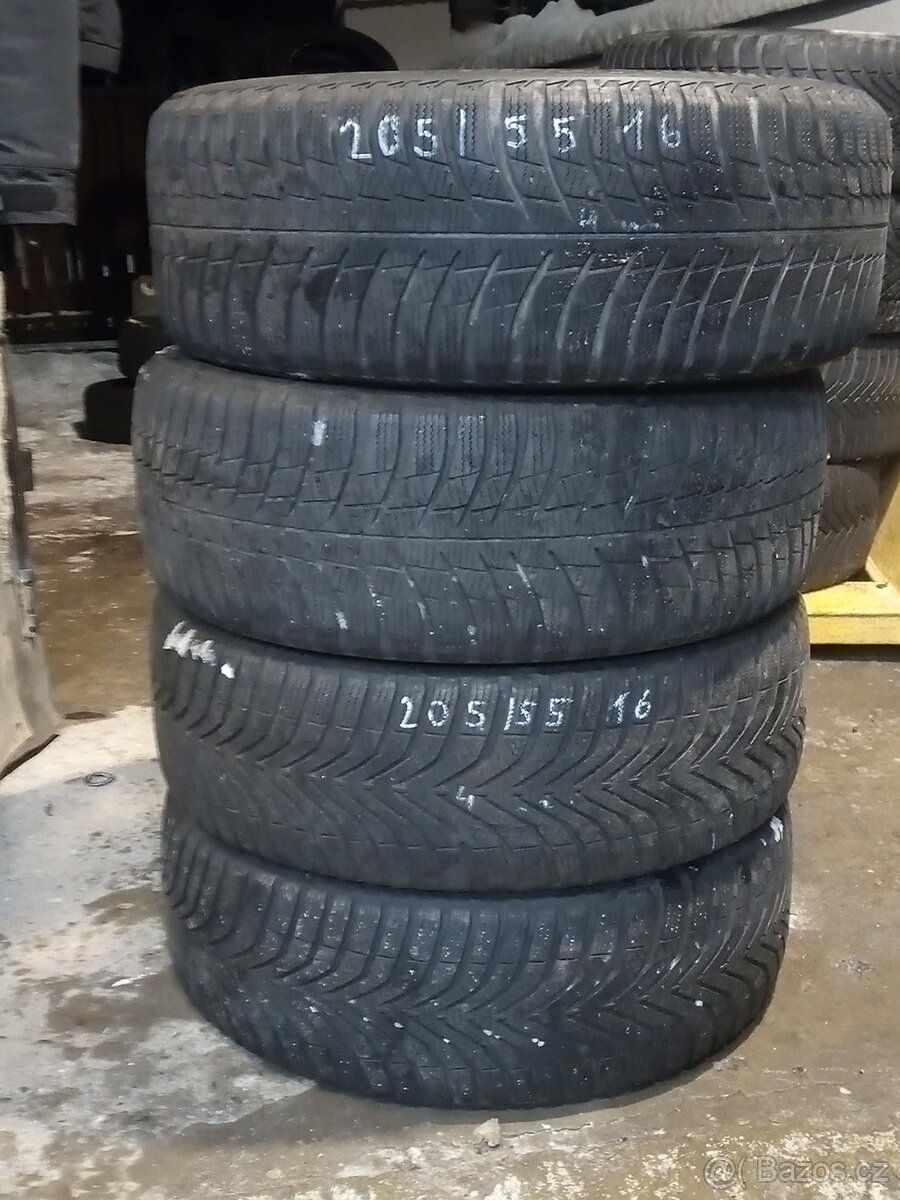 Prodám sadu zimních pneu. 205/55 16"