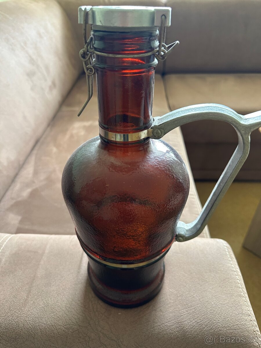 Džbán na pivo.