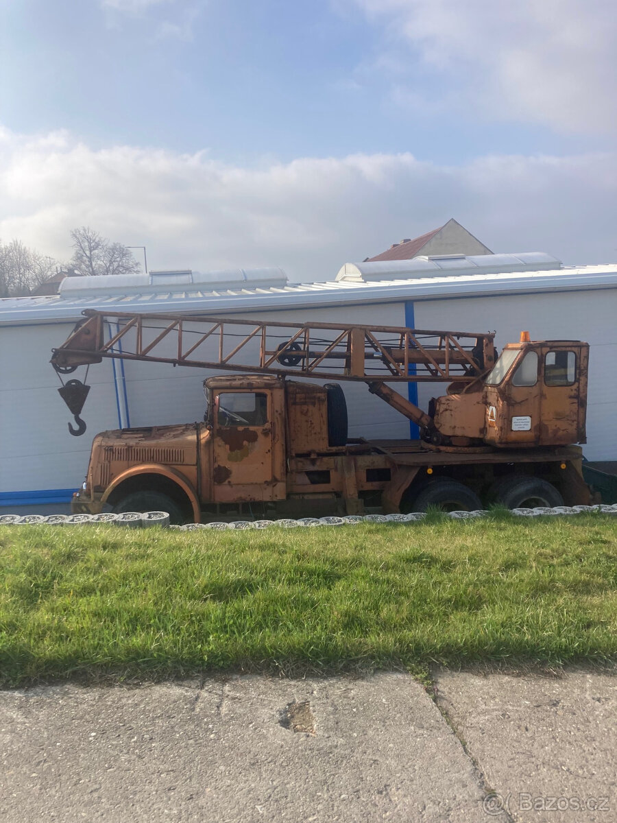 Tatra 111 jeřáb