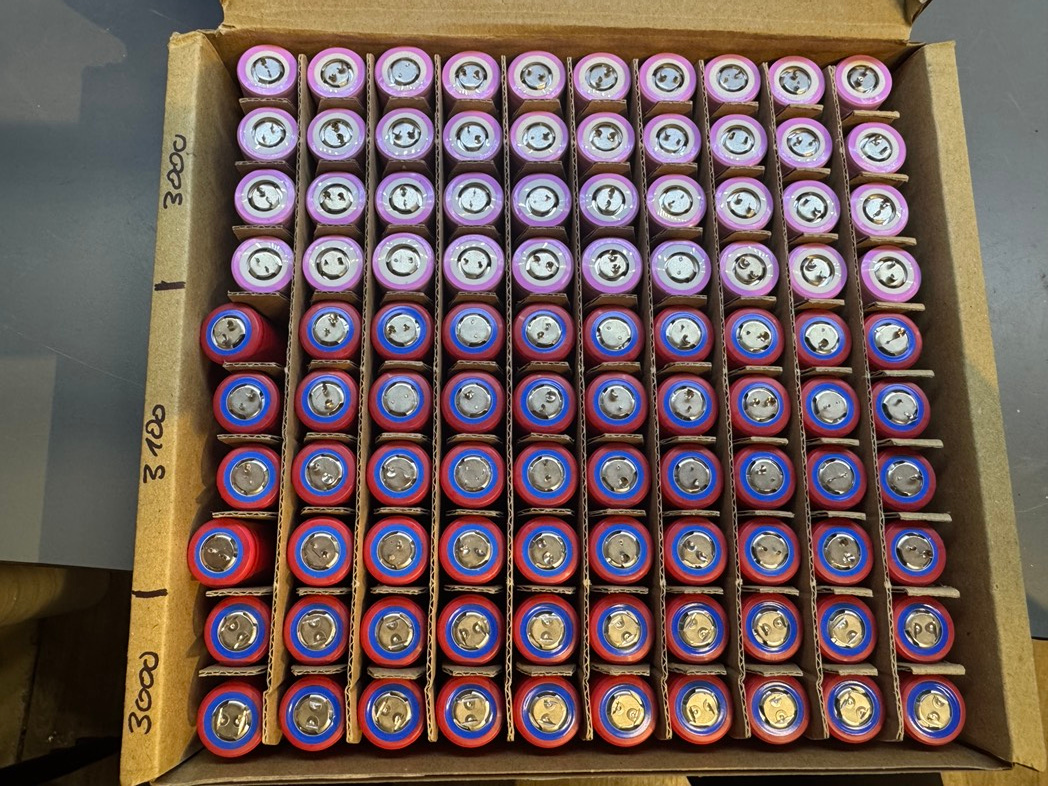 100kusů Li-Ion 18650 články baterie Samsug 35E Sanyo GA