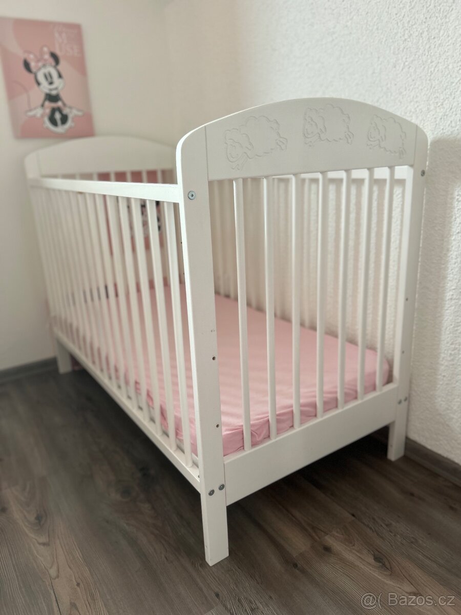 Set Dětská postýlka s beránkama + matrace + prostěradla