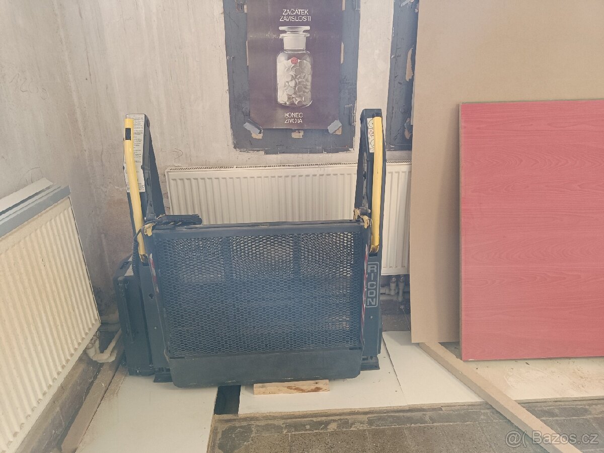 Plošina pro vozíčkáře hydraulická