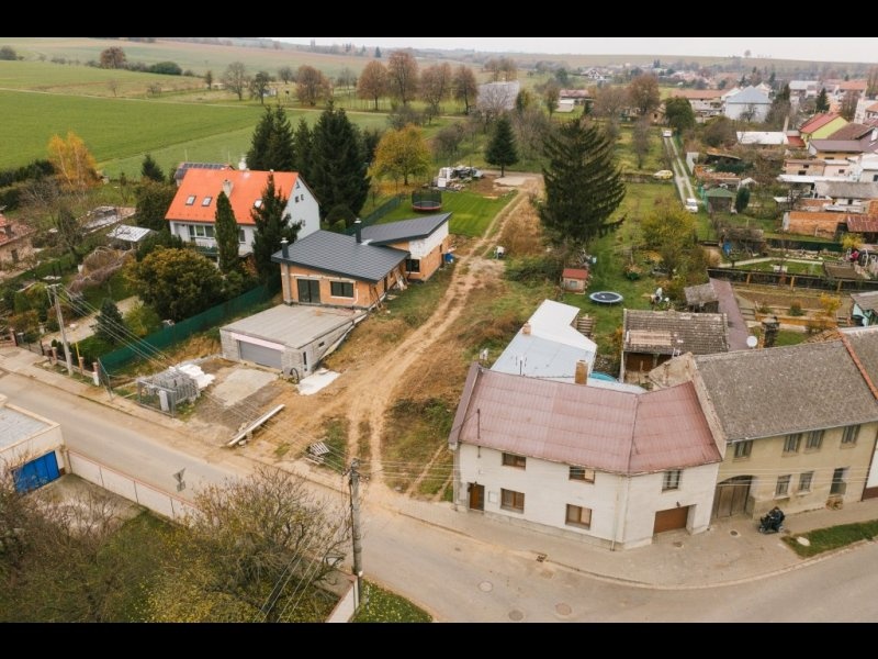 Prodám stavební pozemek v Ratajích 1126m2