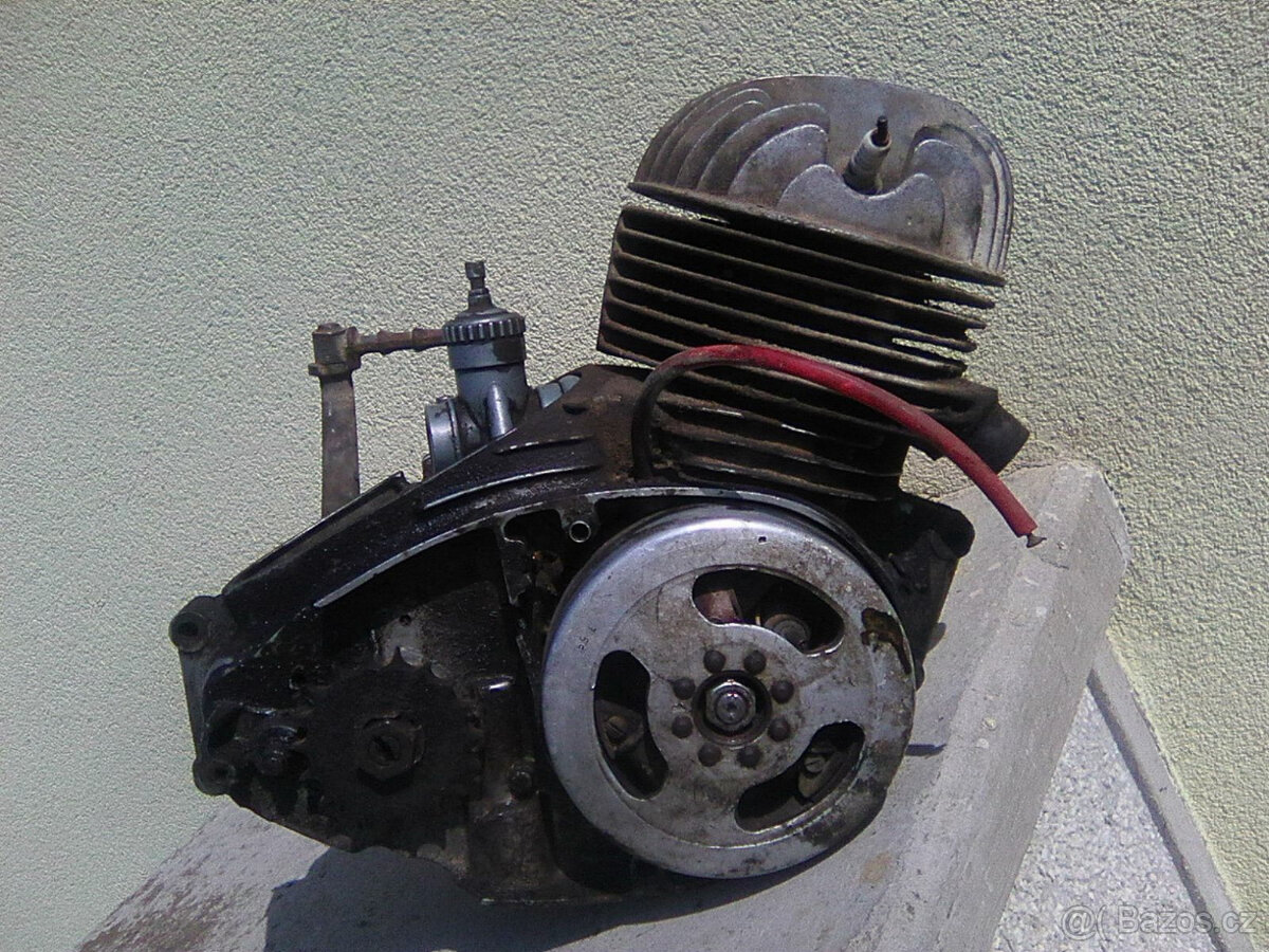 čz 125/150 - motory, rozeta,náboj kola a vidlice