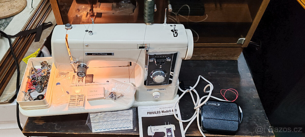 Vintage šicí stroj PRIVILEG 470