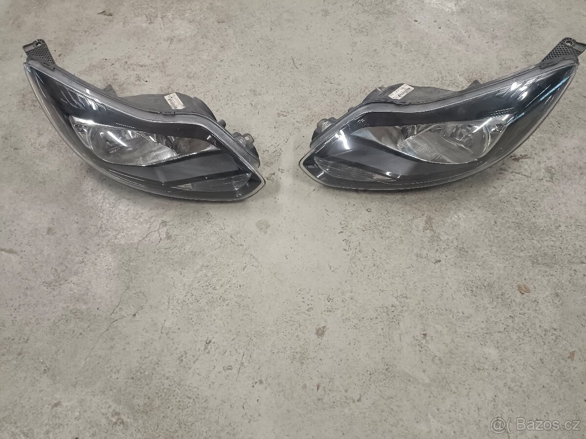 Přední světla Ford Focus MK3 2011-2015
