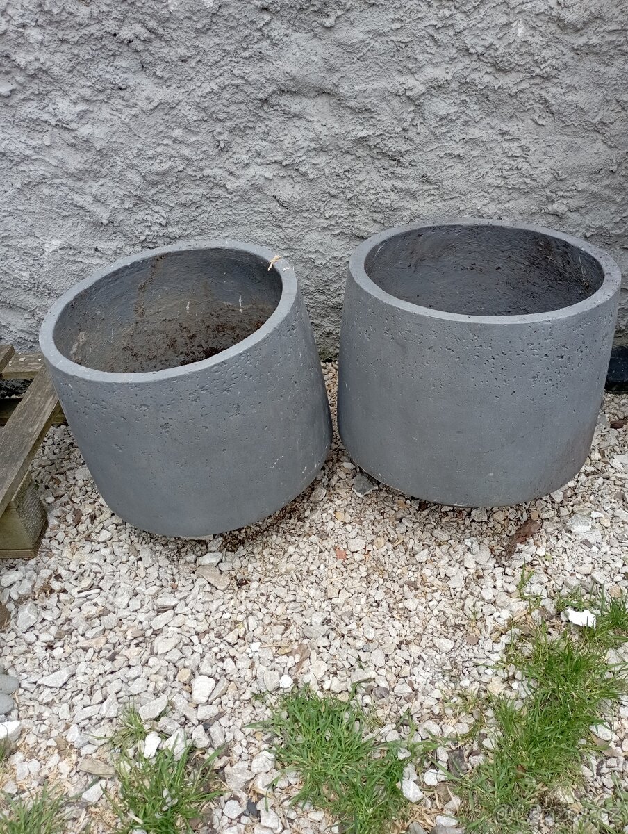 Betonové květináče