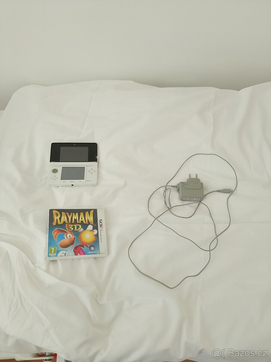 Nintendo 3DS + příslušenství