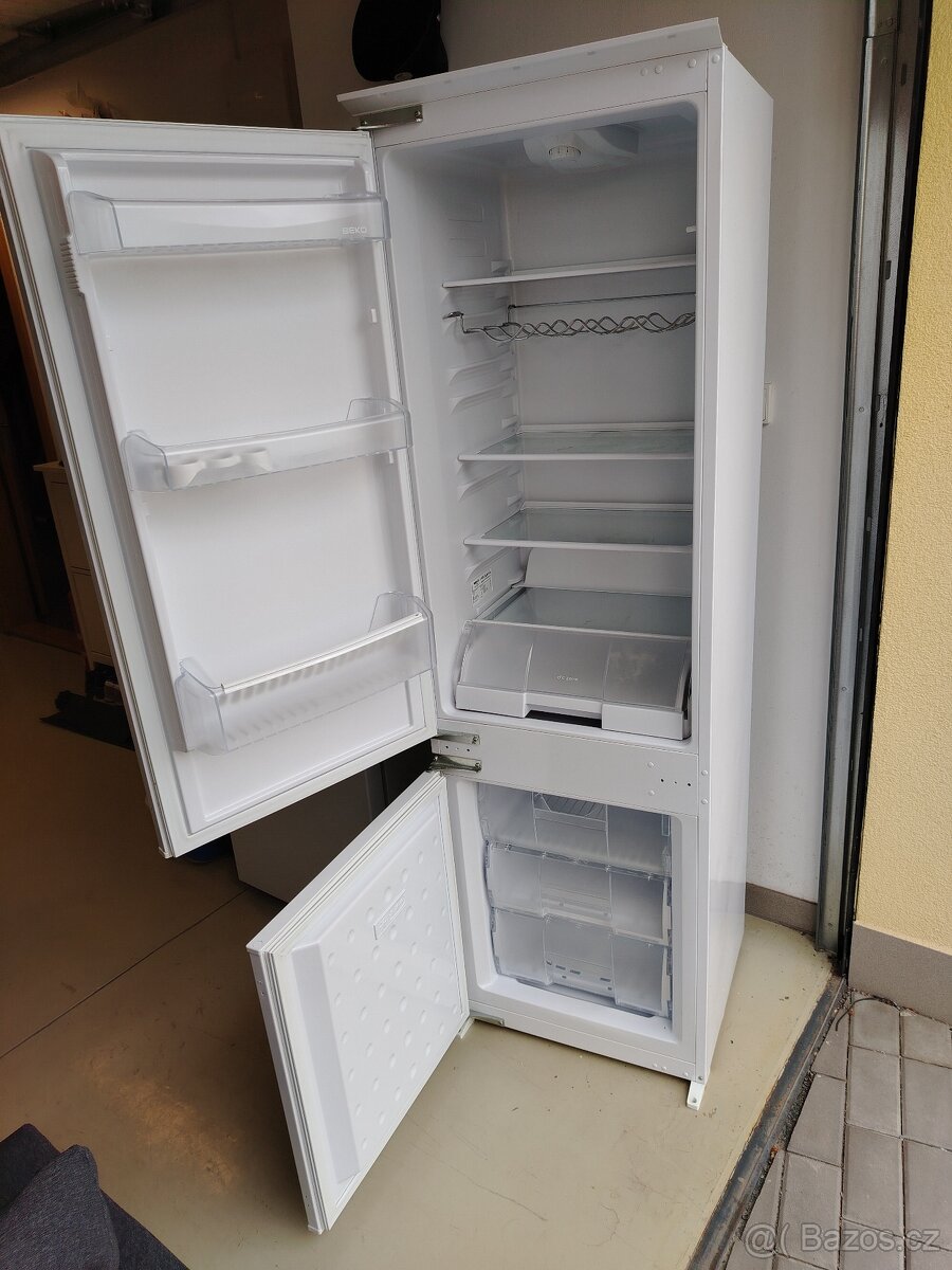 Vestavěná lednice Beko CBI 7771 F s mrazničkou