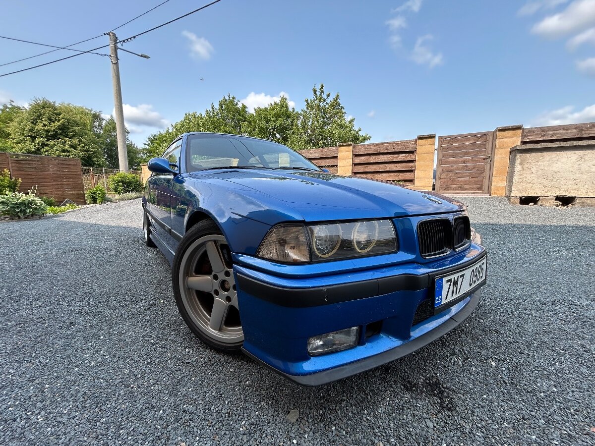 BMW e36 328i coupe
