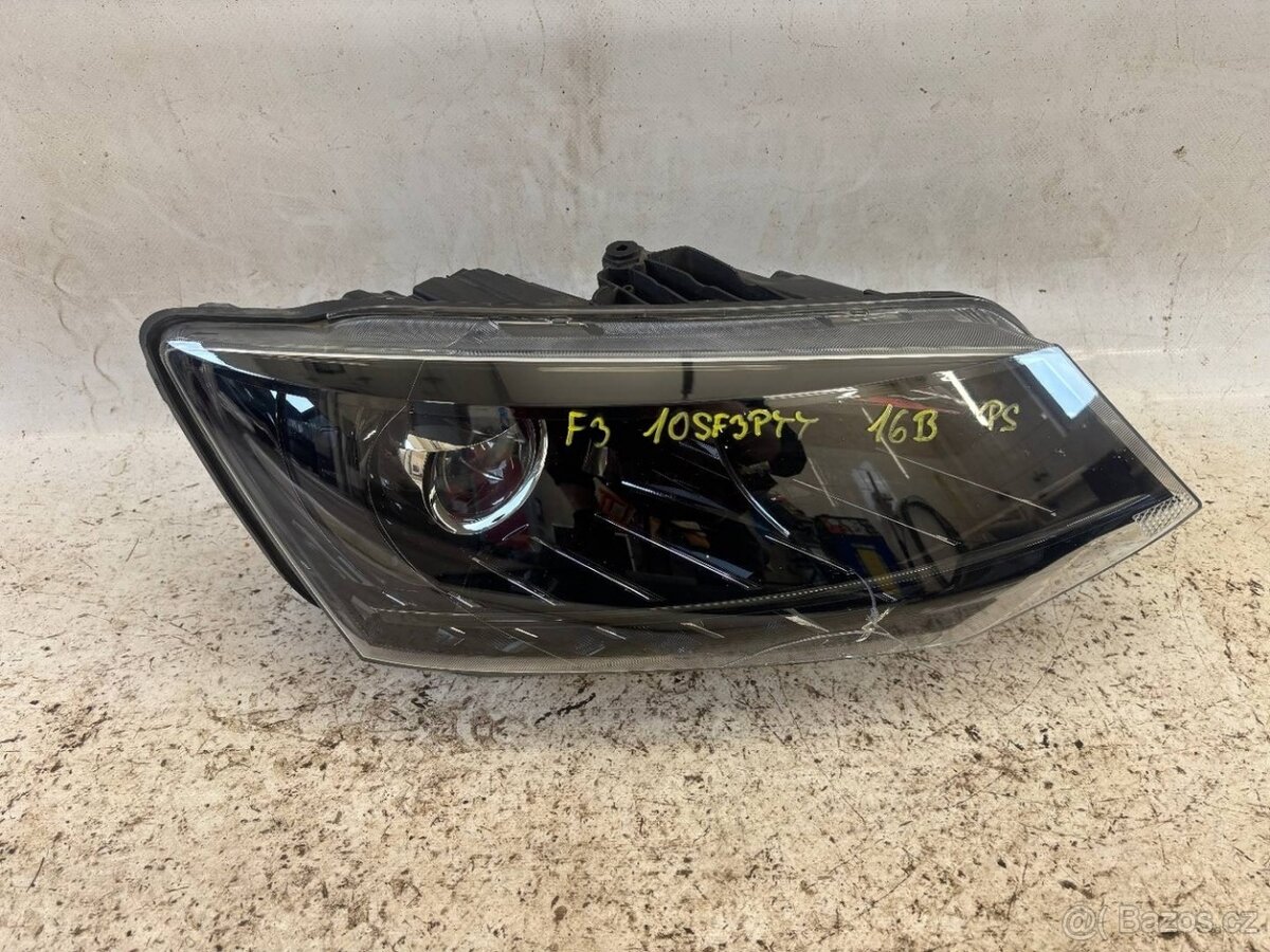 Přední pravé světlo Škoda Fabia 3 (016 B)