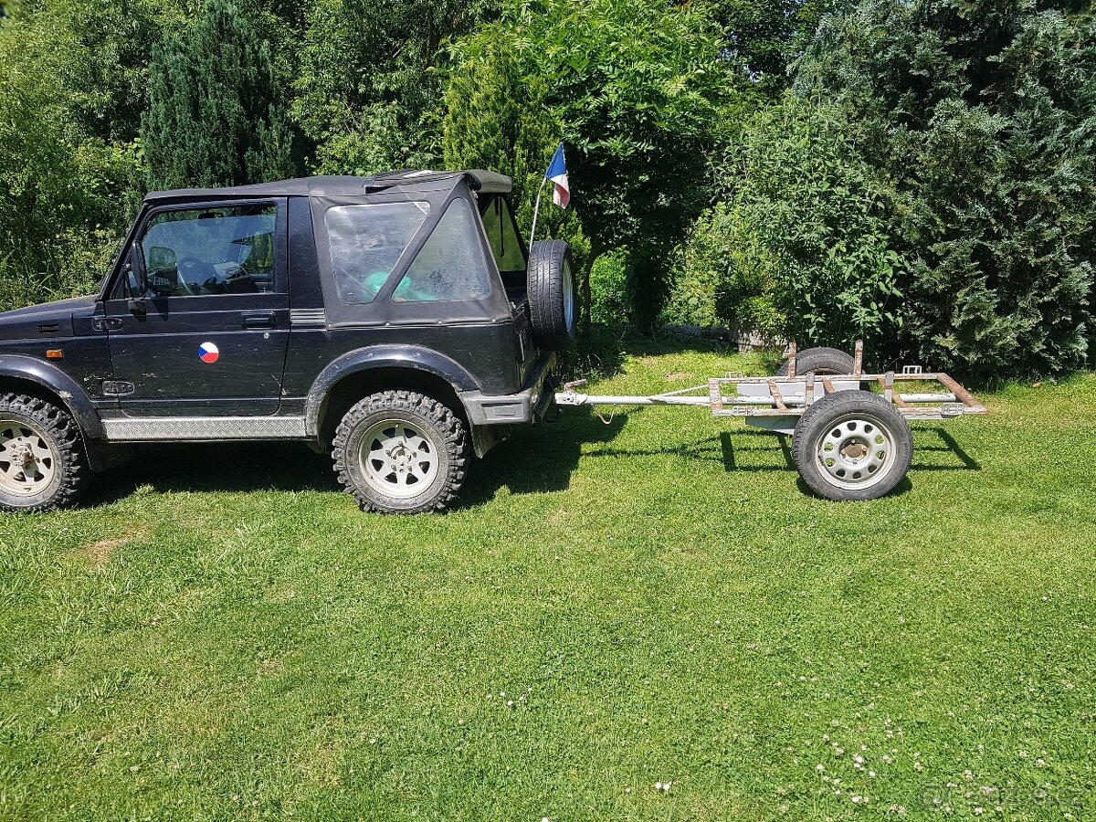 Nákladní přívěs