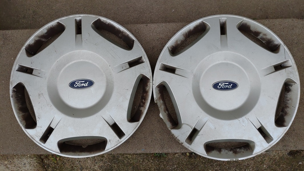 Originální kryty kol (poklice) Ford, 16" stříbrná, 2 kusy