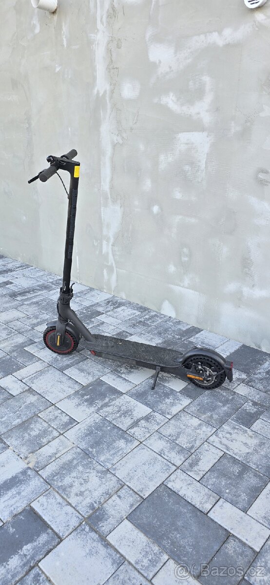 Elektrokoloběžka Mi Electric Scooter Pro 2