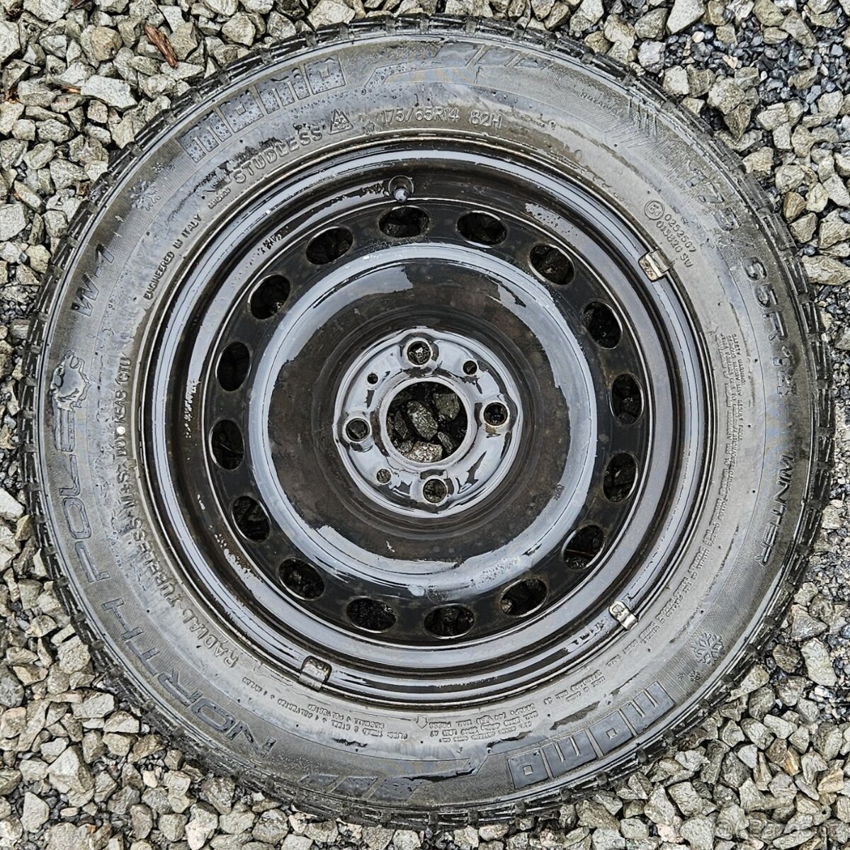 Zimní kola Fiat 175/65/14, 5.5Jx14 ET35 č. AD22