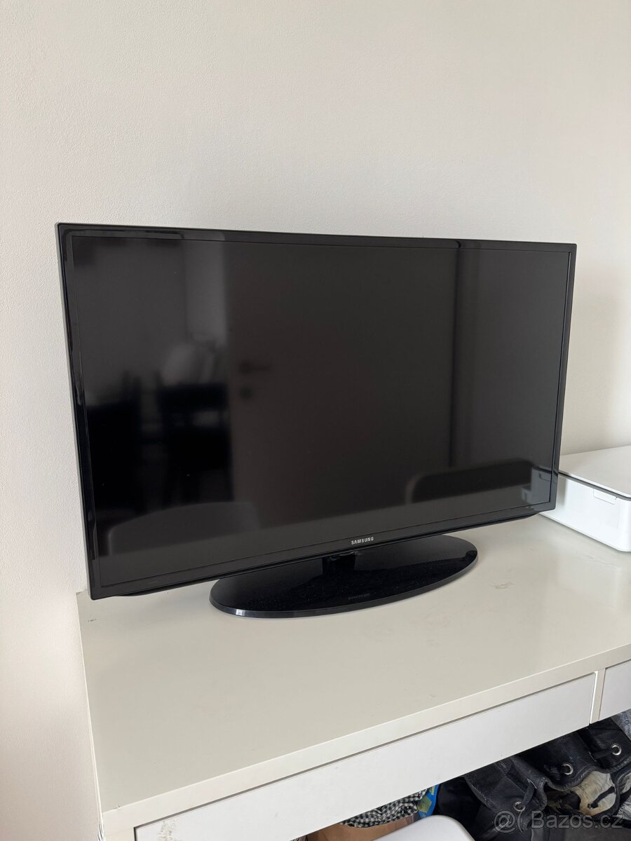 Televize 40" Samsung UE40EH5000W