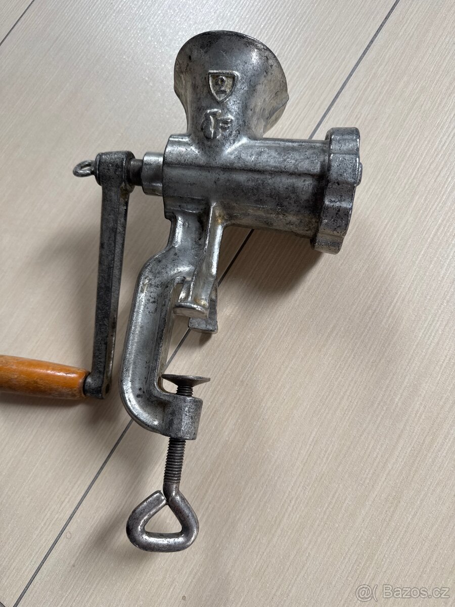 Mlýnek na maso velikost 5