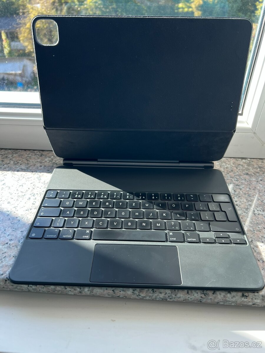 Apple Magic Keyboard for 12.9-inch iPad Pro (4th generation