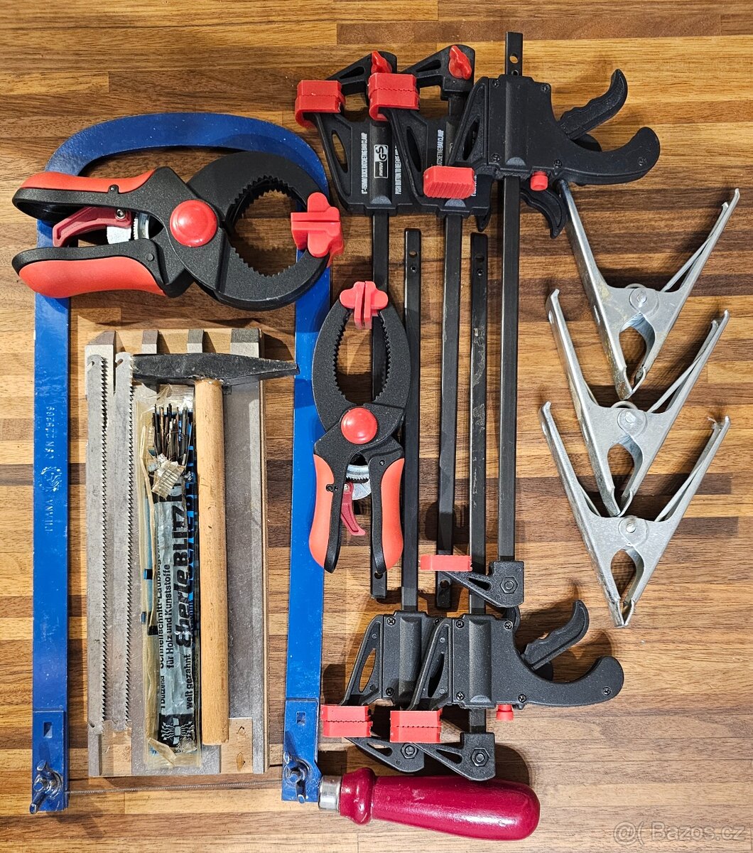 Sada modelářského nářadí svěrky, lupenková pilka, kladívko,