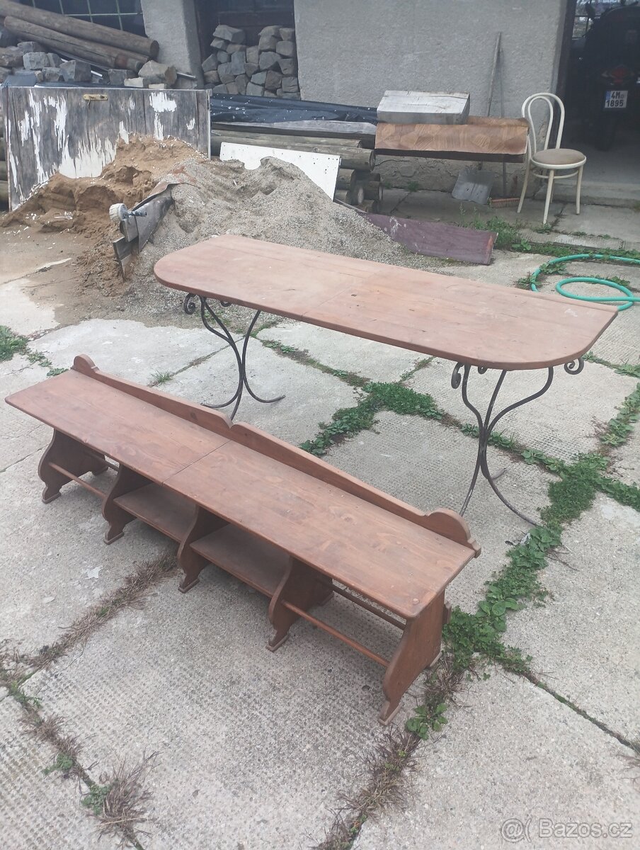 Dřevěná lavice stolek na kvetiny