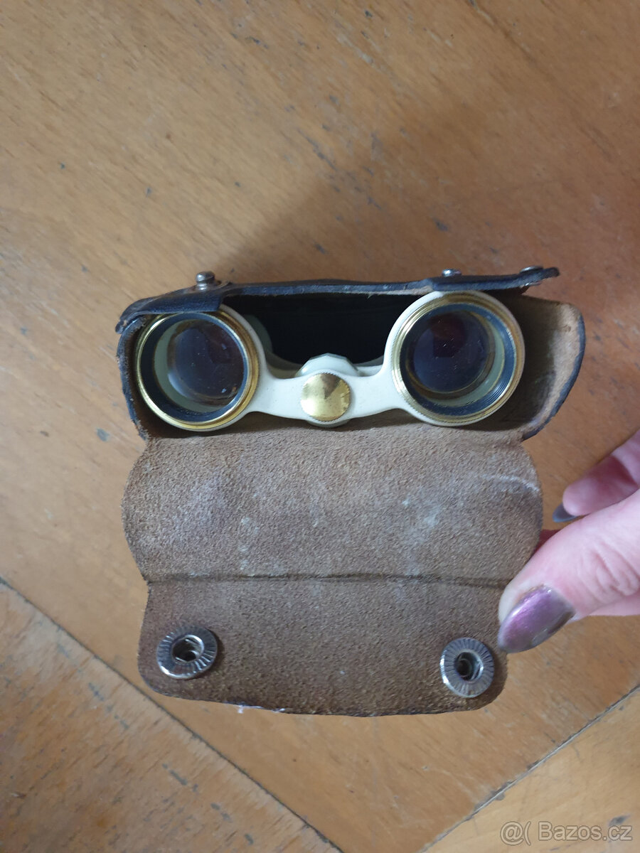 Starý operní dalekohled