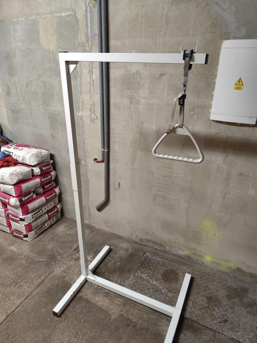 Madlo k posteli pro seniory