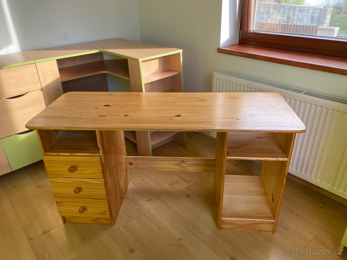 Používaný psací stůl