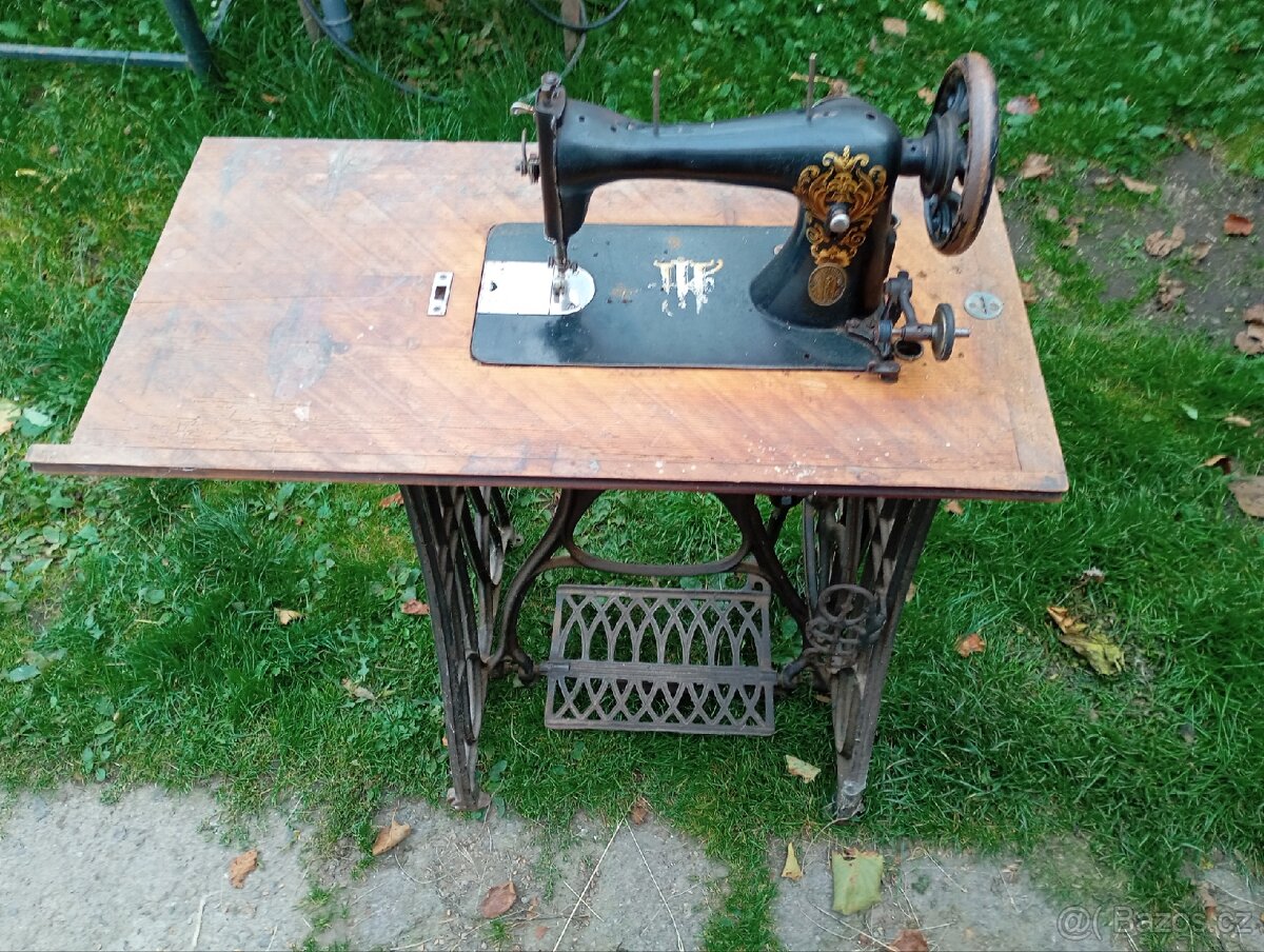 Starý šicí stroj Allricht
