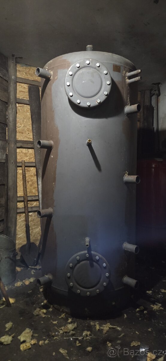 Akumulační nádrž 1000l s izolací 13cm